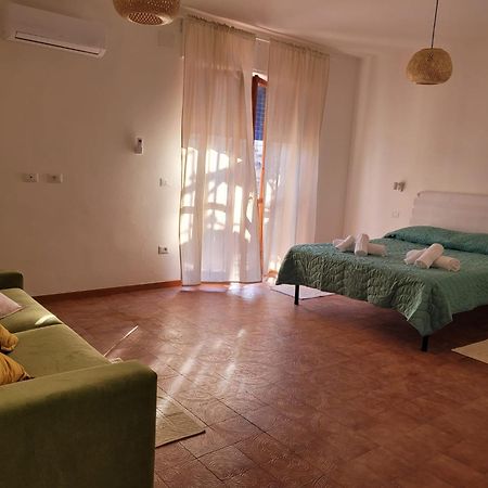 Blue Terrace Guest House 阿尔盖罗 外观 照片