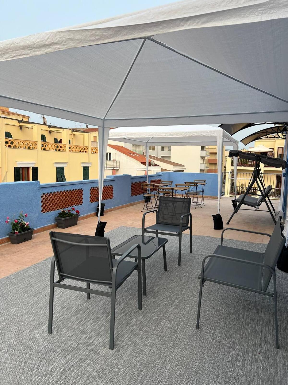 Blue Terrace Guest House 阿尔盖罗 外观 照片